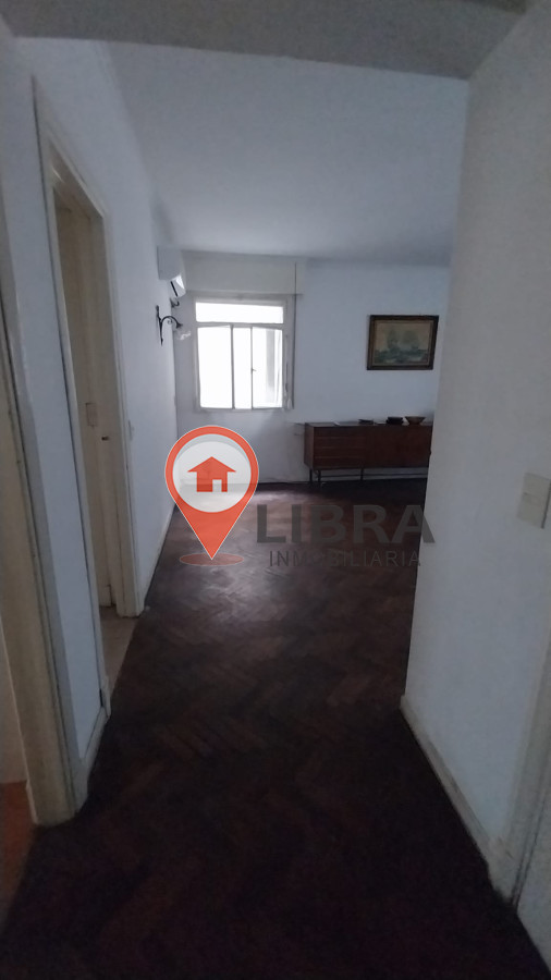 Apartamento ID.1253 - En Alquiler Apartamento En Ciudad Vieja 2 Dormitorios Sobre Plaza Zabala
