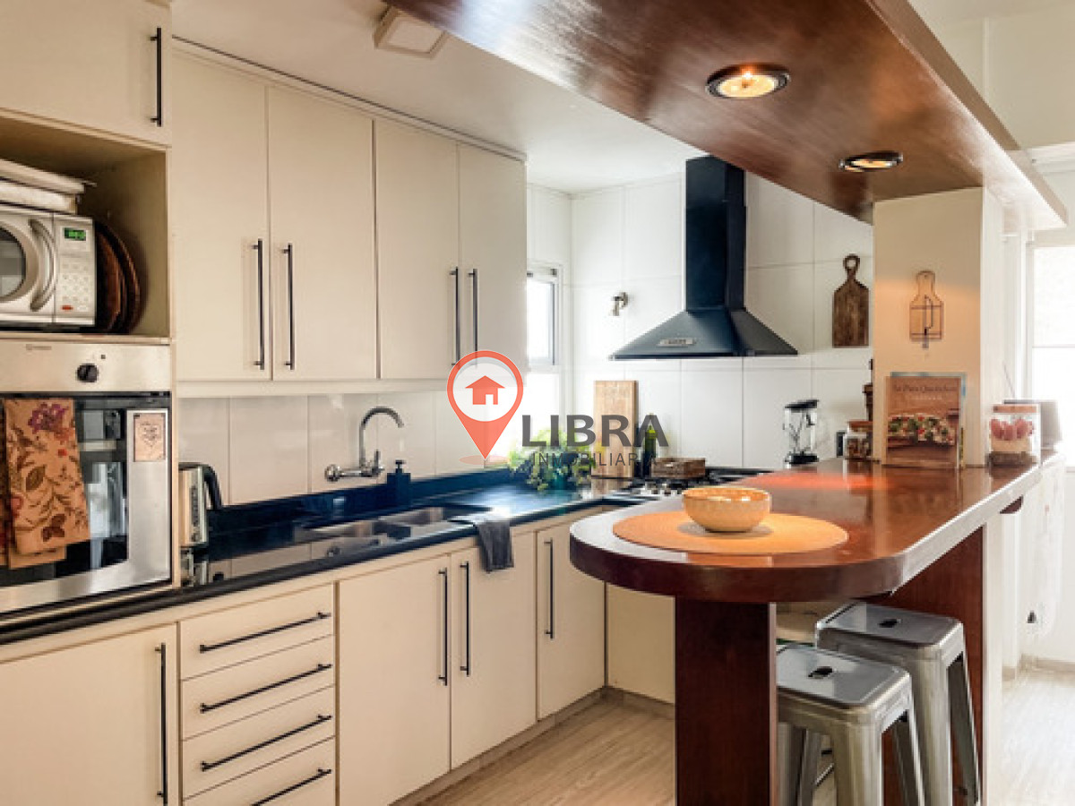 Apartamento ID.4054 - HERMOSO APARTAMENTO! EN POCITOS DE 3 DORMITORIOS, 2 BAÑOS Y GARAJE!