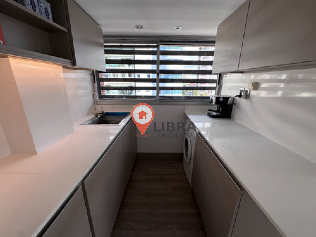 Apartamento ID.9042 - Alquiler Apartamento Amoblado 2 Dormitorios 2 Baños Cochera En Puerto De Buceo