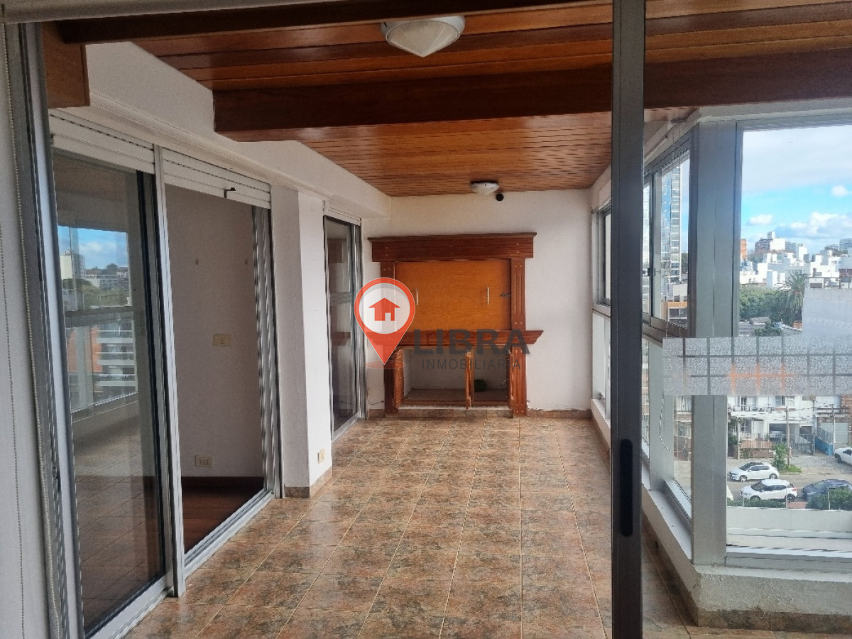 Apartamento ID.4980 - Apto Espectacular 3 Dormitorios 2 Cocheras Parrillero Buceo