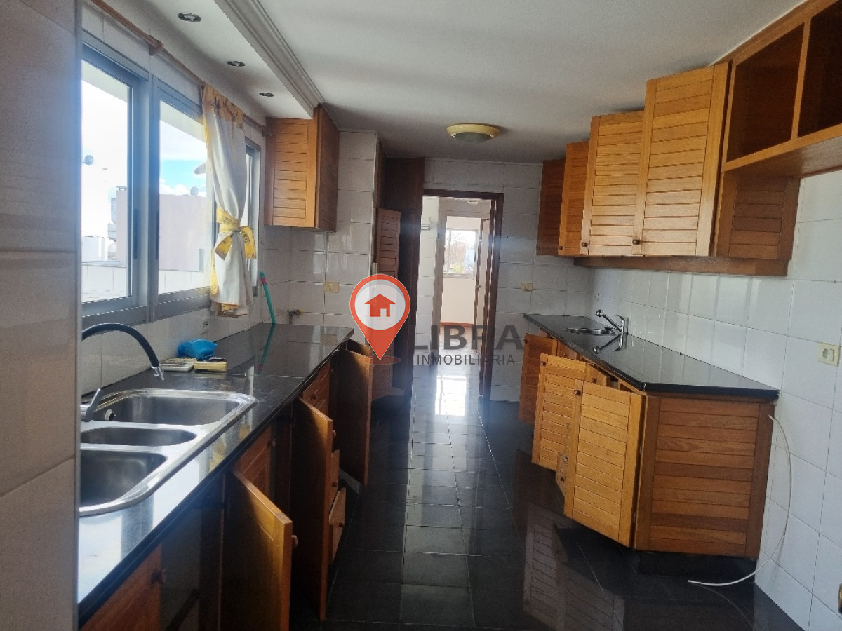 Apartamento ID.4980 - Apto Espectacular 3 Dormitorios 2 Cocheras Parrillero Buceo