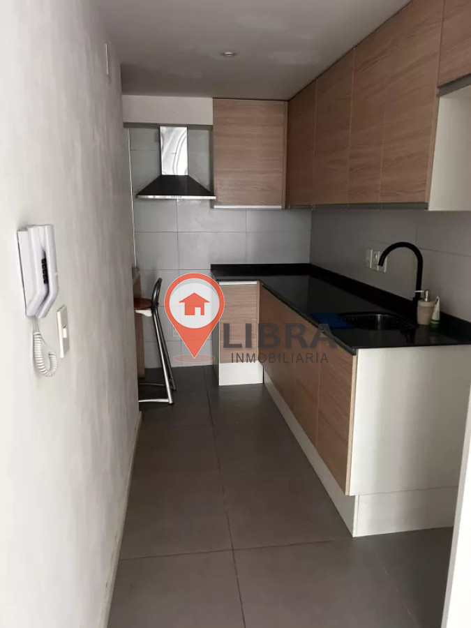 Apartamento ID.8485 - Alquiler De Monoambiente Patio Y Parrillero En Pocitos