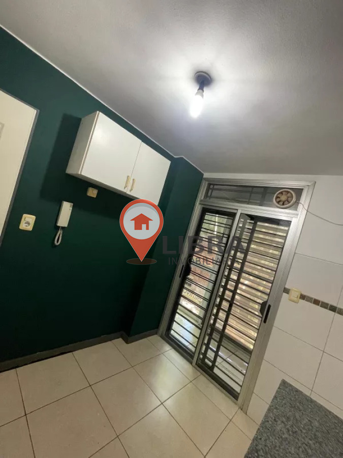 Apartamento ID.8126 - Alquiler Apartamento De 1 Dormitorio Con Cochera En Centro