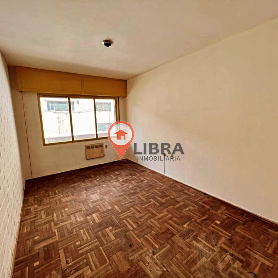 Apartamento ID.8407 - Alquiler Apartamento De 2 Dormitorios Con Balcón En Centro
