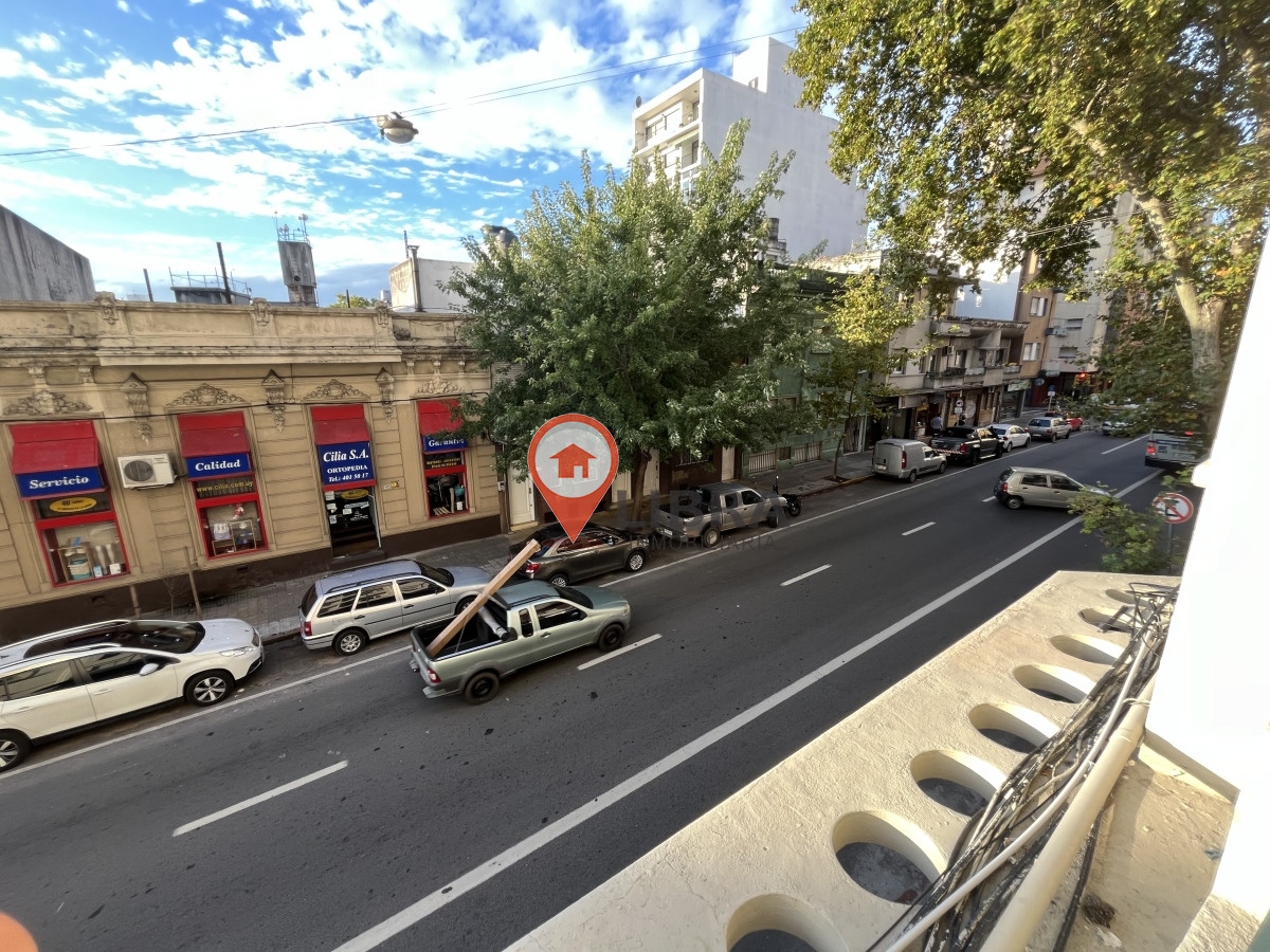 Apartamento ID.5184 - Casa En Venta. 4 Dormitorios 