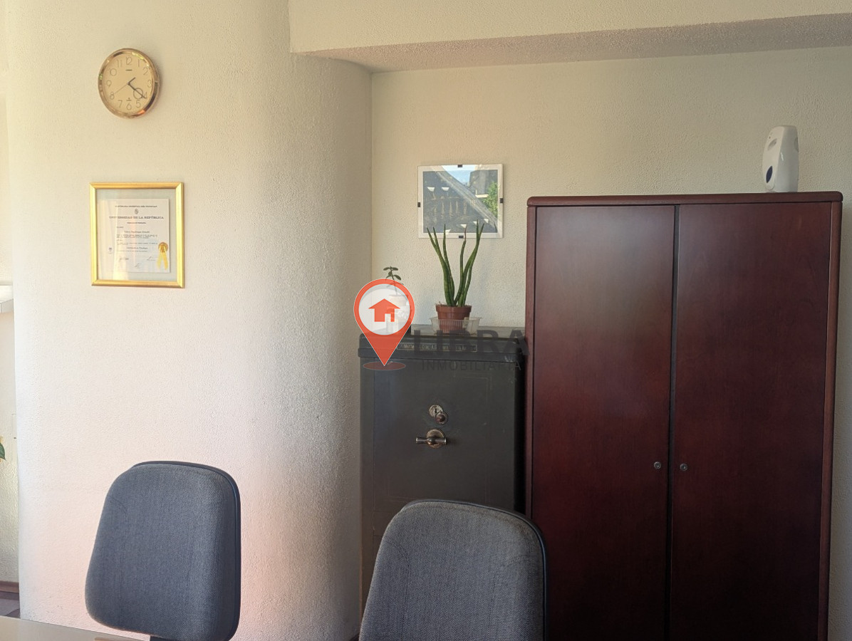 Apartamento ID.7644 - Apartamento Torre El Gaucho Para Oficina O Consultorio Vista A 18 De Julio
