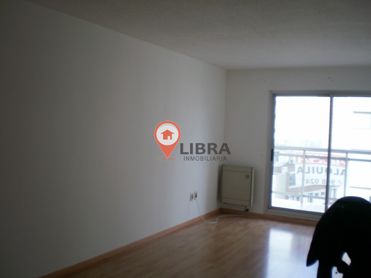 Apartamento ID.4150 - Alquiler Apartamento 2 Dormitorios Balcón Tres Cruces