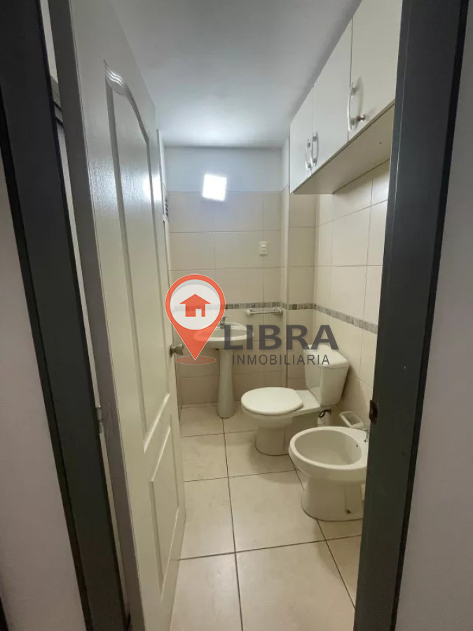 Apartamento ID.8126 - Alquiler Apartamento De 1 Dormitorio Con Cochera En Centro