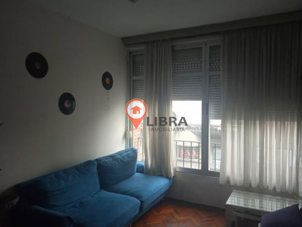 Apartamento ID.2351 - Apartamento De 2 Dormitorios Al Frente Centro Bajos Gastos Comunes