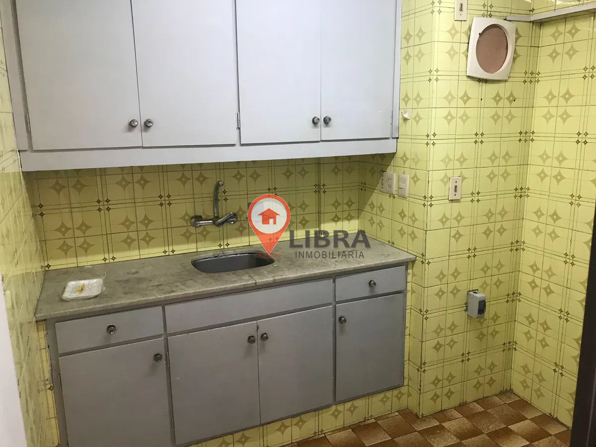 Apartamento ID.10210 - Alquiler Apartamento 1 Dormitorio Al Frente Luminoso Centro
