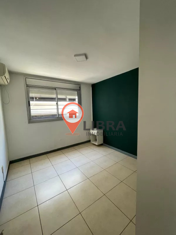 Apartamento ID.8126 - Alquiler Apartamento De 1 Dormitorio Con Cochera En Centro