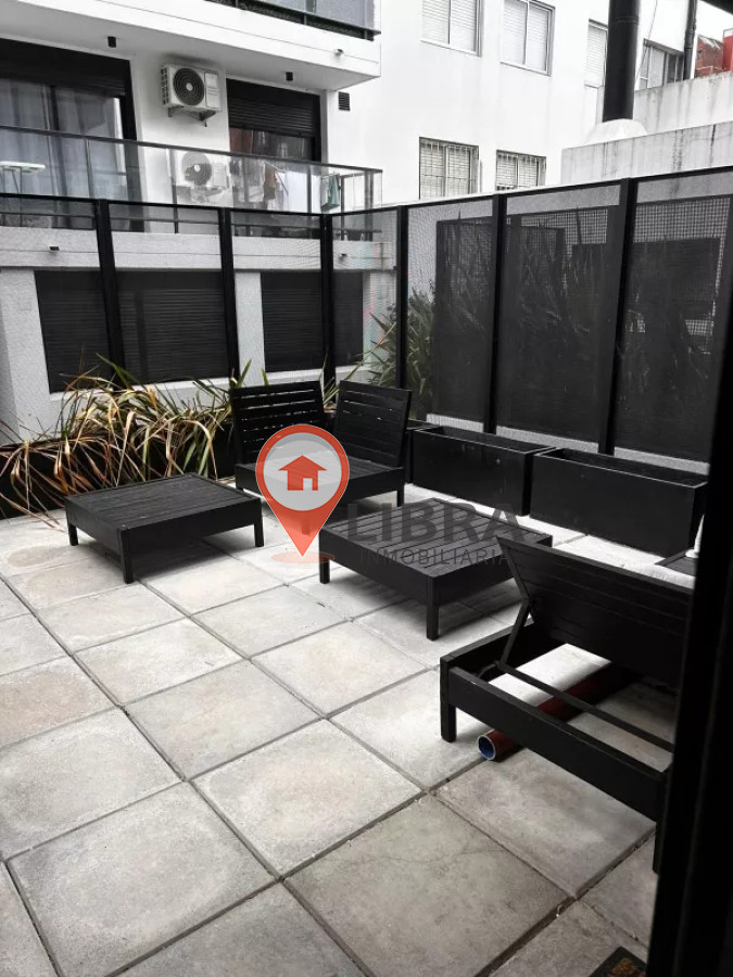 Apartamento ID.8485 - Alquiler De Monoambiente Patio Y Parrillero En Pocitos