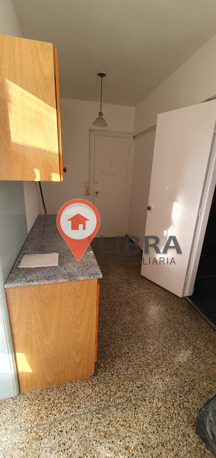 Apartamento ID.10224 - Alquiler Y Venta Apartamento 2 Dormitorios, Balcón Y Garaje En Pocitos 