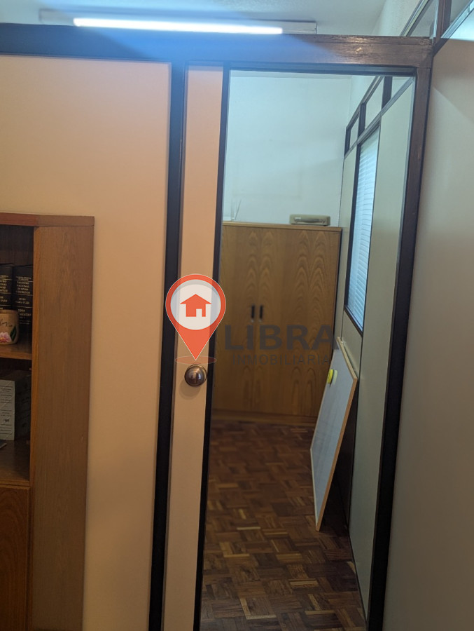 Apartamento ID.7644 - Apartamento Torre El Gaucho Para Oficina O Consultorio Vista A 18 De Julio
