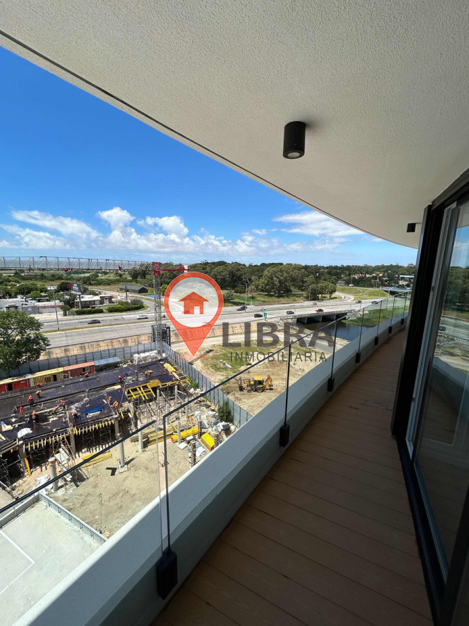 Apartamento ID.7643 - Hermoso Apartamento de 3 Dorm 2 Baños Con Balcón A Estrenar 