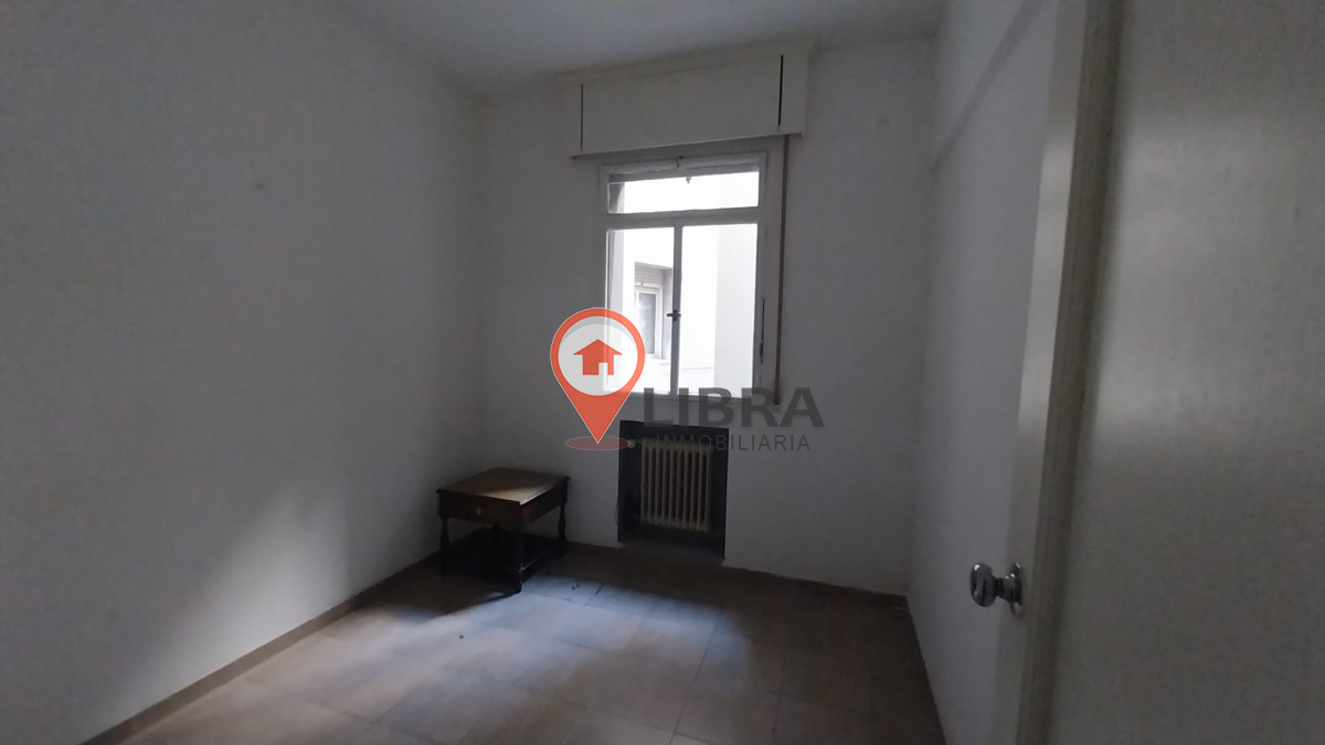 Apartamento ID.1253 - En Alquiler Apartamento En Ciudad Vieja 2 Dormitorios Sobre Plaza Zabala