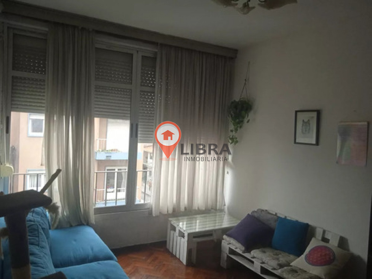 Apartamento ID.2351 - Apartamento De 2 Dormitorios Al Frente Centro Bajos Gastos Comunes