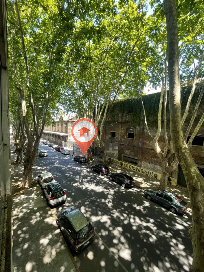 Apartamento ID.8136 - Alquiler Apartamento De 1 Dormitorio Con Cochera En Centro