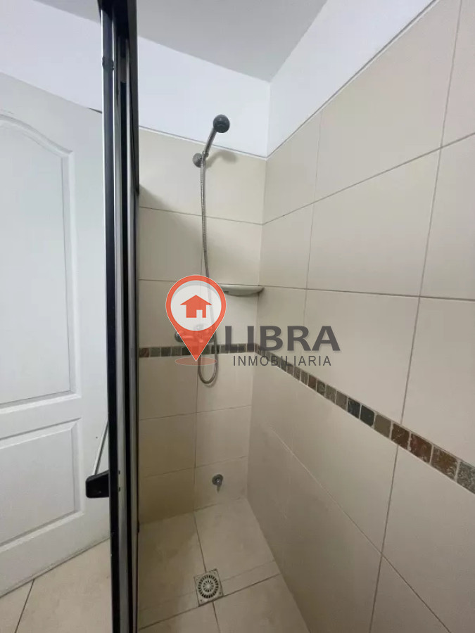 Apartamento ID.8136 - Alquiler Apartamento De 1 Dormitorio Con Cochera En Centro