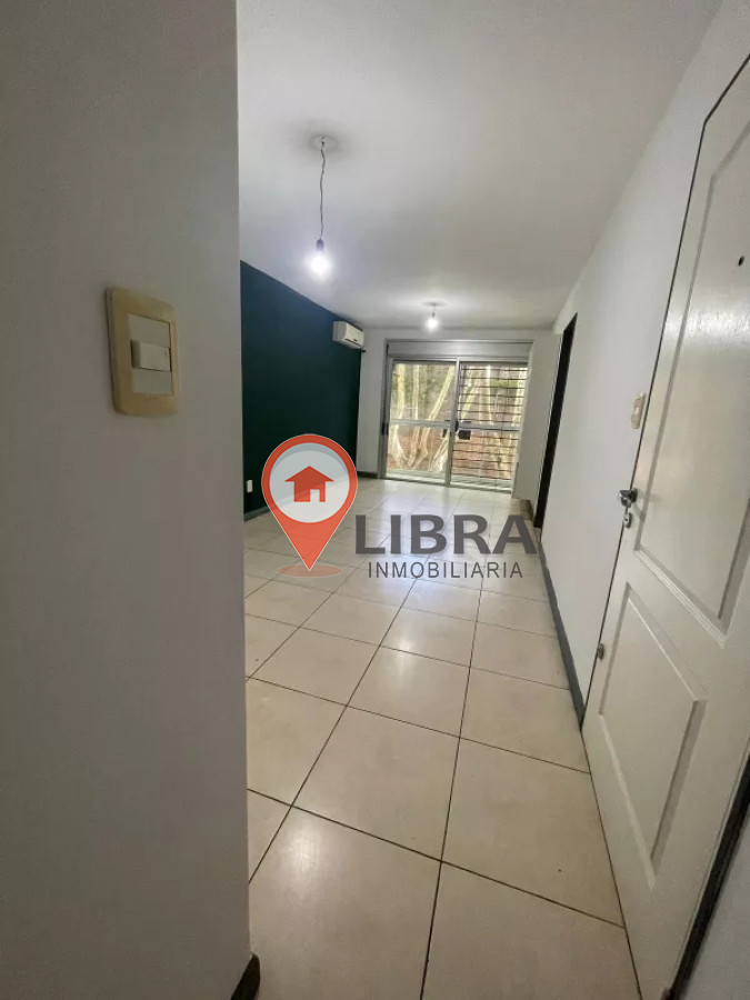 Apartamento ID.8136 - Alquiler Apartamento De 1 Dormitorio Con Cochera En Centro