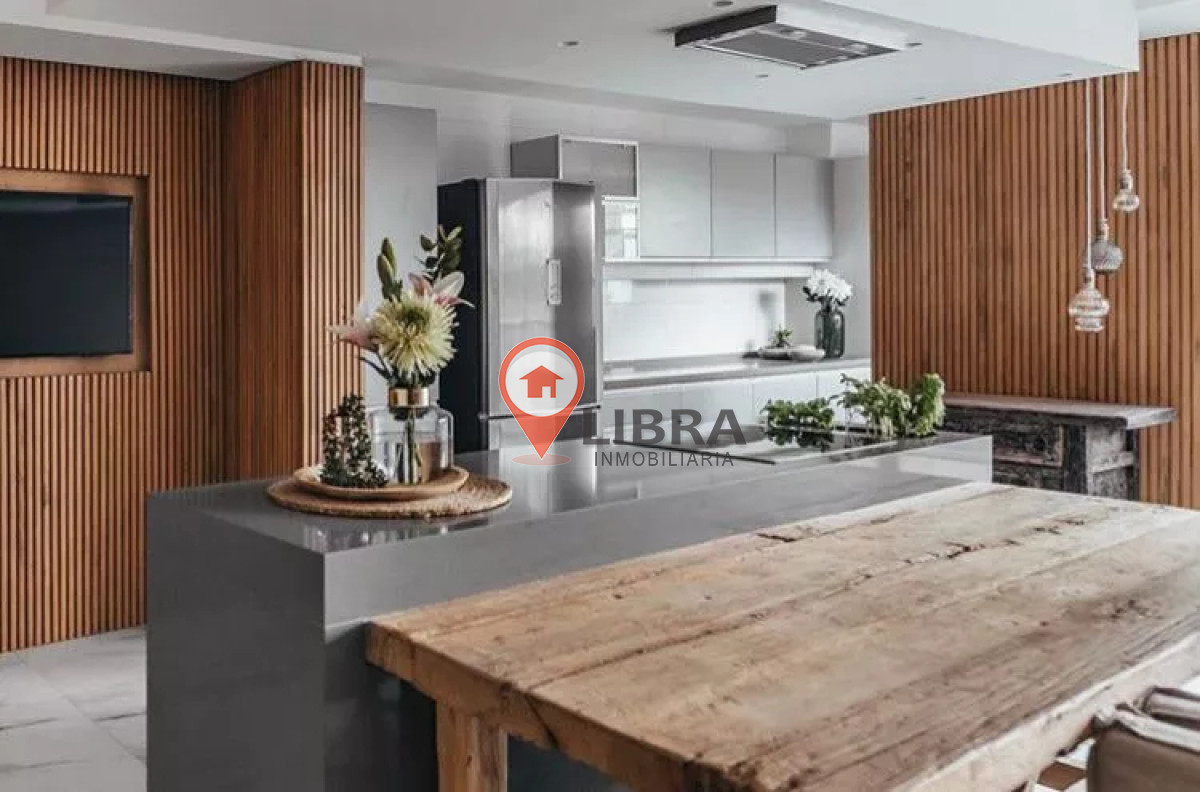 Apartamento ID.8379 - Venta Apartamento 3 Dormitorios De Lujo Y Confort Amoblado En Puerto Del Buceo