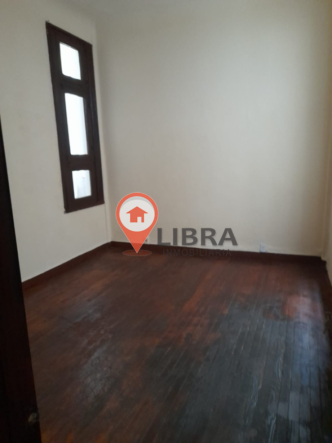 Apartamento ID.8533 - Lindo Apartamento De 5 Dorm 2 Baños Con Balcón 
