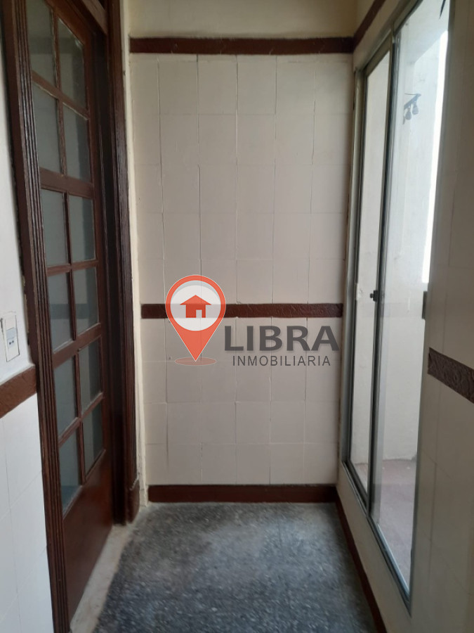 Apartamento ID.8533 - Lindo Apartamento De 5 Dorm 2 Baños Con Balcón 