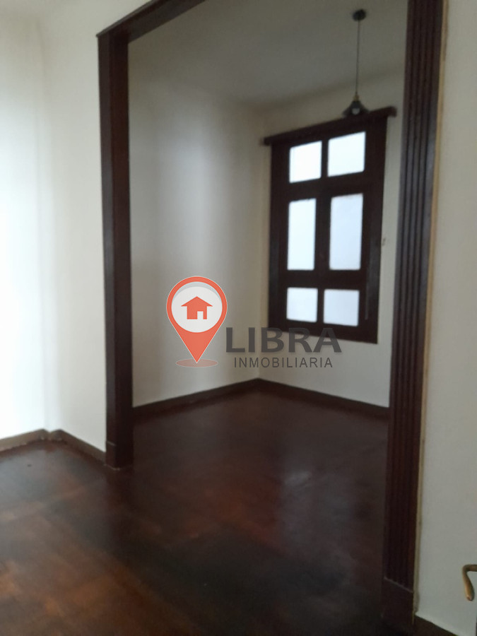 Apartamento ID.8533 - Lindo Apartamento De 5 Dorm 2 Baños Con Balcón 