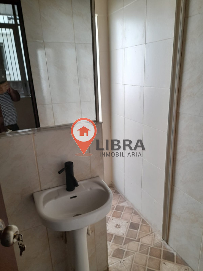 Apartamento ID.8533 - Lindo Apartamento De 5 Dorm 2 Baños Con Balcón 