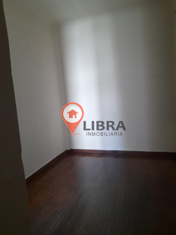 Apartamento ID.8533 - Lindo Apartamento De 5 Dorm 2 Baños Con Balcón 