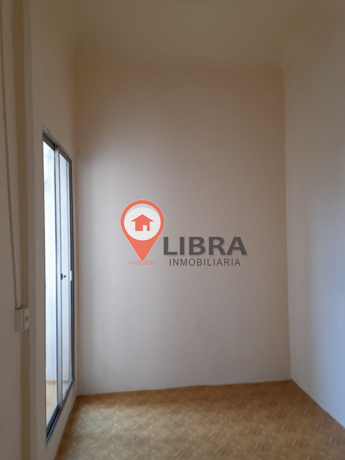Apartamento ID.8533 - Lindo Apartamento De 5 Dorm 2 Baños Con Balcón 