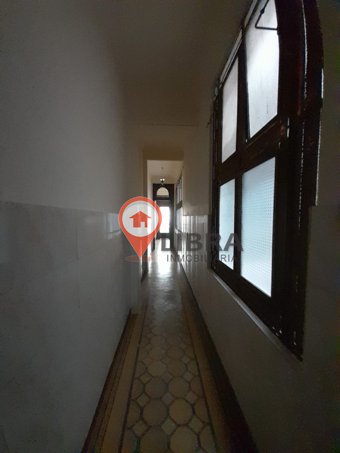 Apartamento ID.8533 - Lindo Apartamento De 5 Dorm 2 Baños Con Balcón 