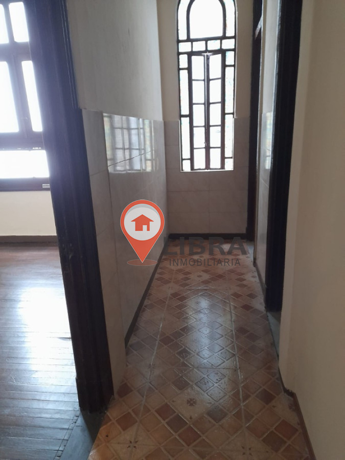 Apartamento ID.8533 - Lindo Apartamento De 5 Dorm 2 Baños Con Balcón 