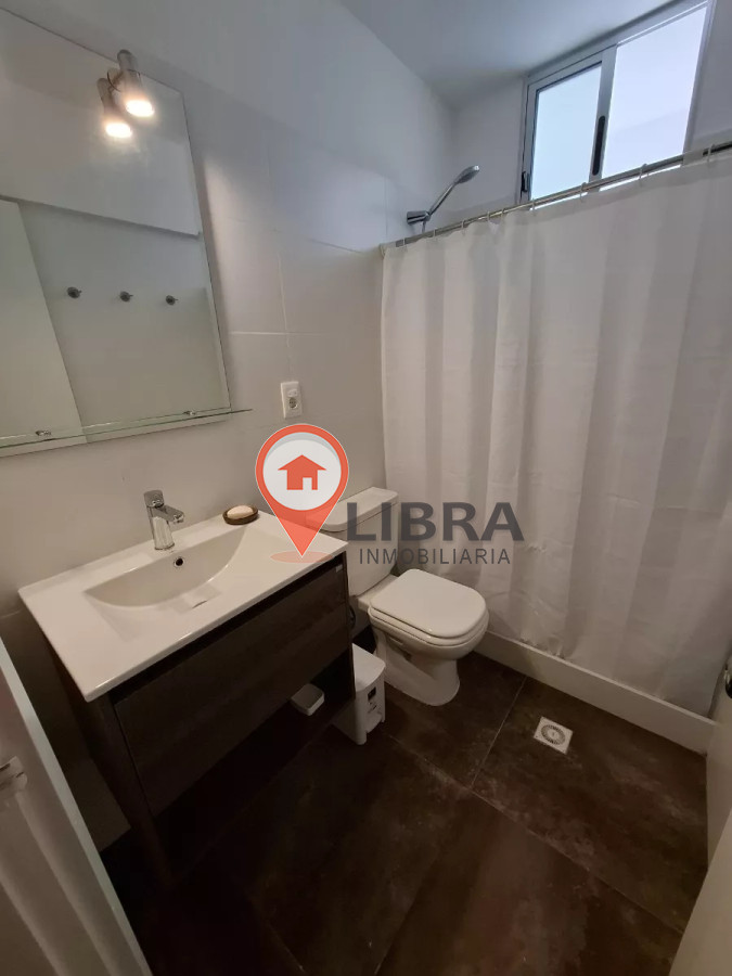 Apartamento ID.8580 - Alquiler Apartamento Amoblado 2 Dormitorios En Ciudad Vieja