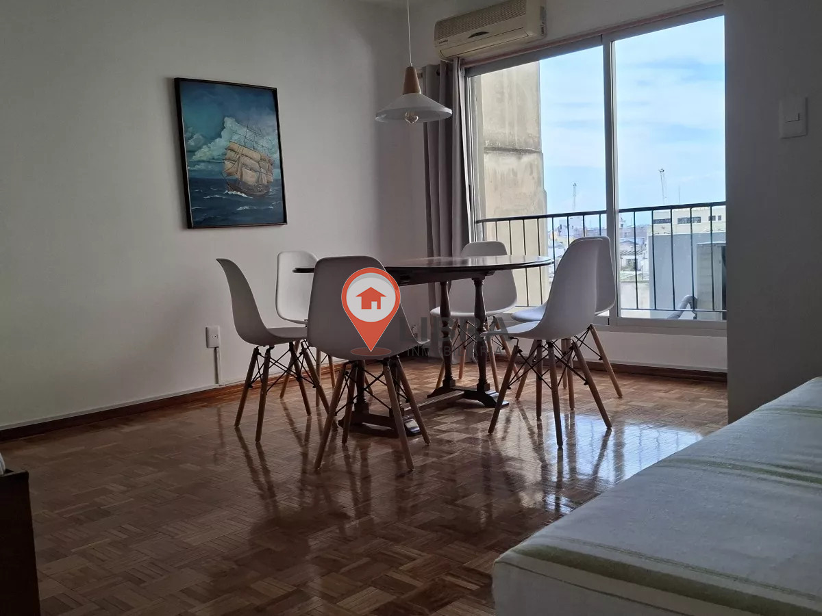 Apartamento ID.8580 - Alquiler Apartamento Amoblado 2 Dormitorios En Ciudad Vieja
