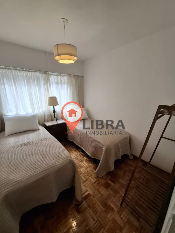Apartamento ID.8580 - Alquiler Apartamento Amoblado 2 Dormitorios En Ciudad Vieja