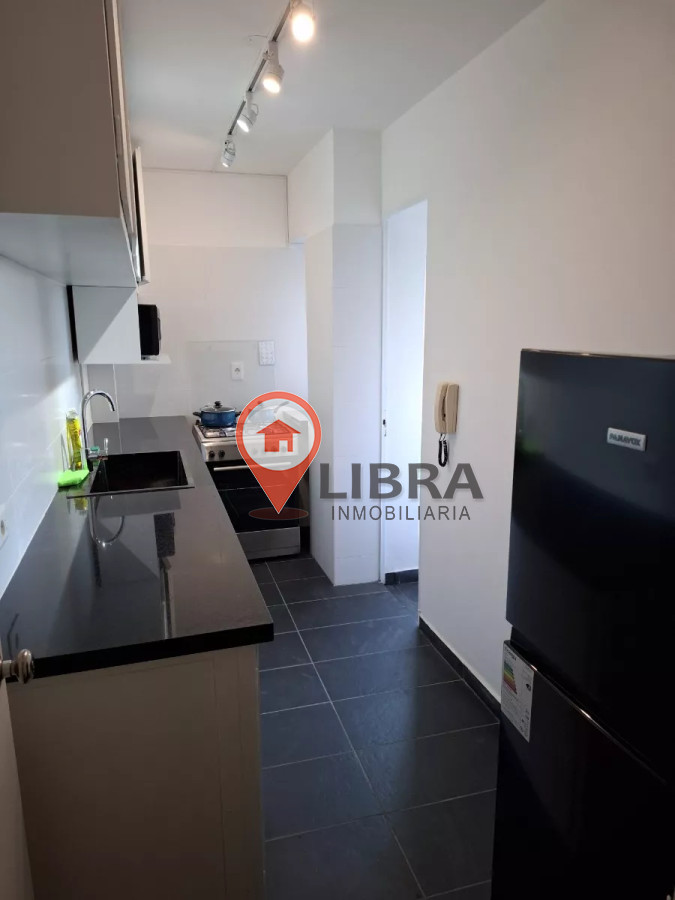 Apartamento ID.8580 - Alquiler Apartamento Amoblado 2 Dormitorios En Ciudad Vieja
