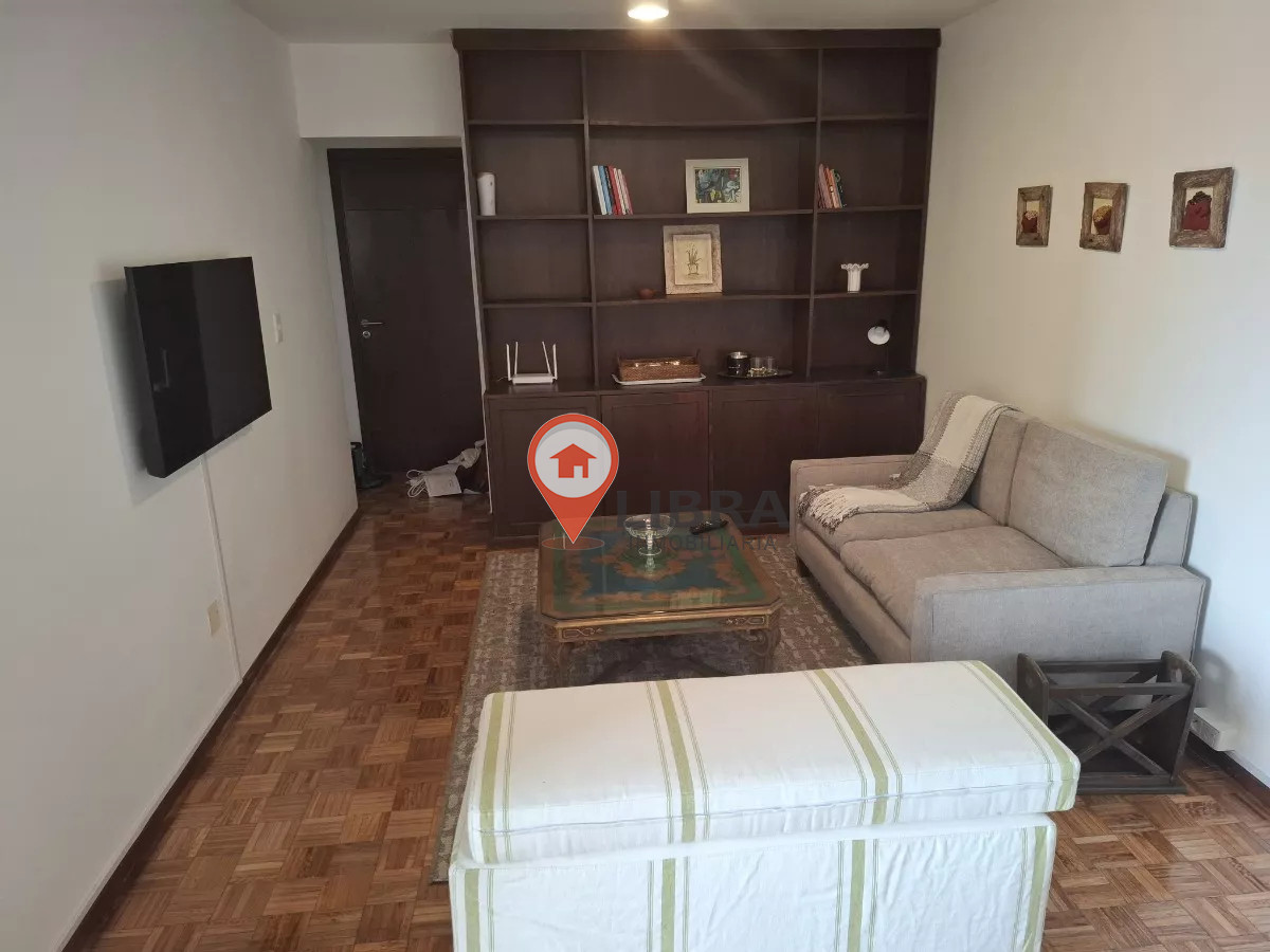 Apartamento ID.8580 - Alquiler Apartamento Amoblado 2 Dormitorios En Ciudad Vieja
