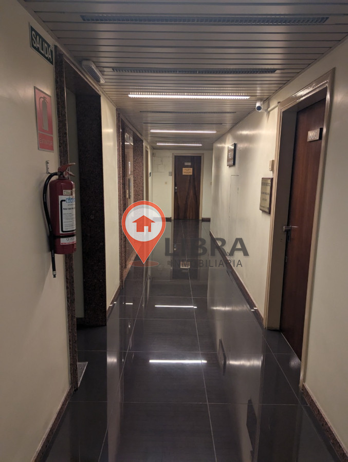 Apartamento ID.7644 - Apartamento Torre El Gaucho Para Oficina O Consultorio Vista A 18 De Julio