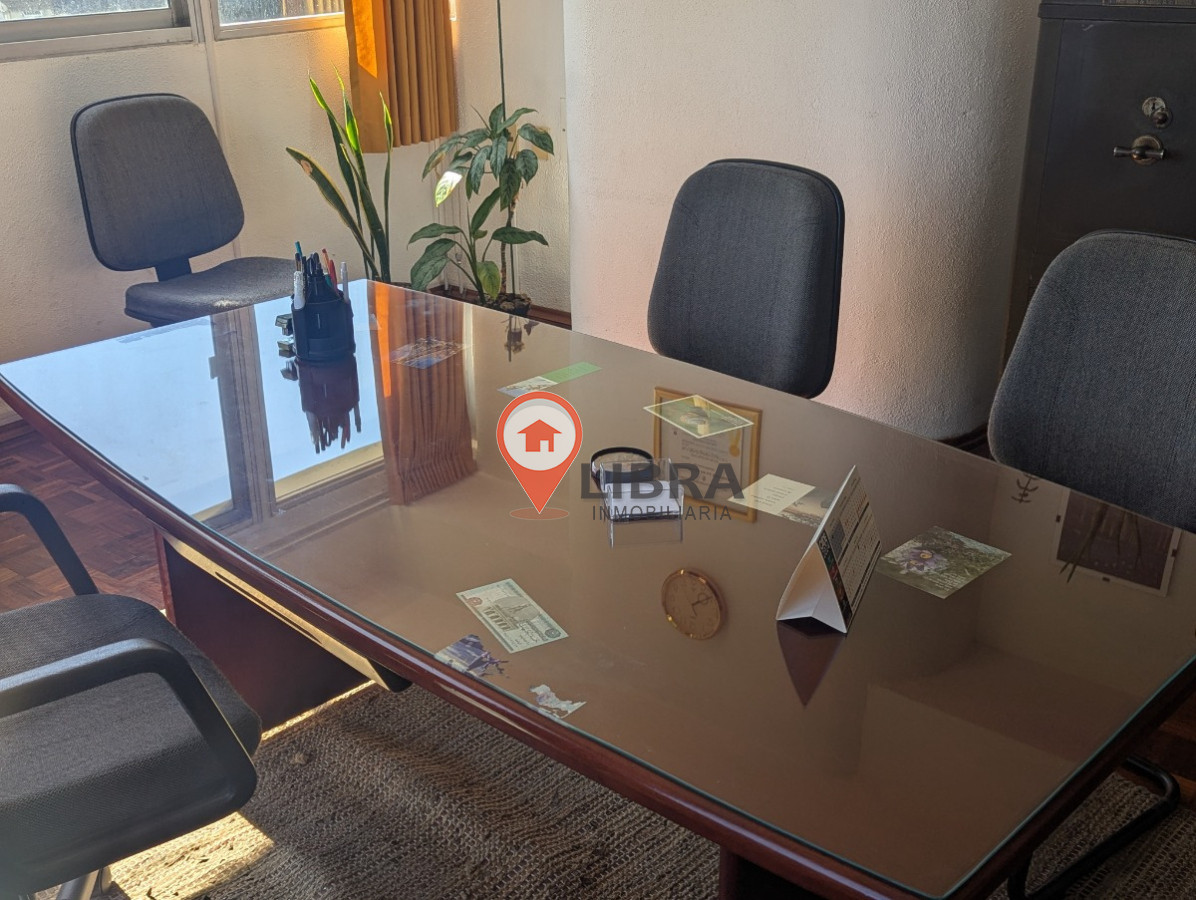 Apartamento ID.7644 - Apartamento Torre El Gaucho Para Oficina O Consultorio Vista A 18 De Julio