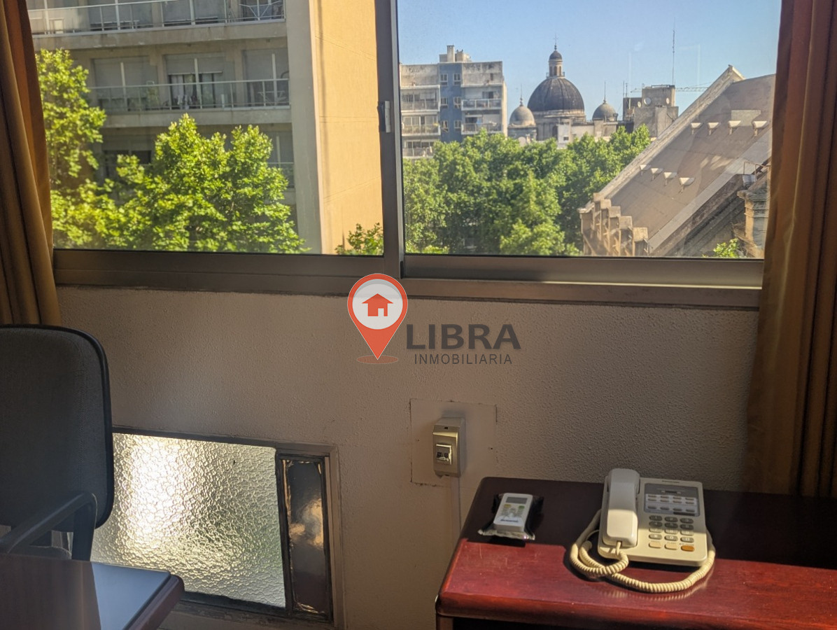 Apartamento ID.7644 - Apartamento Torre El Gaucho Para Oficina O Consultorio Vista A 18 De Julio