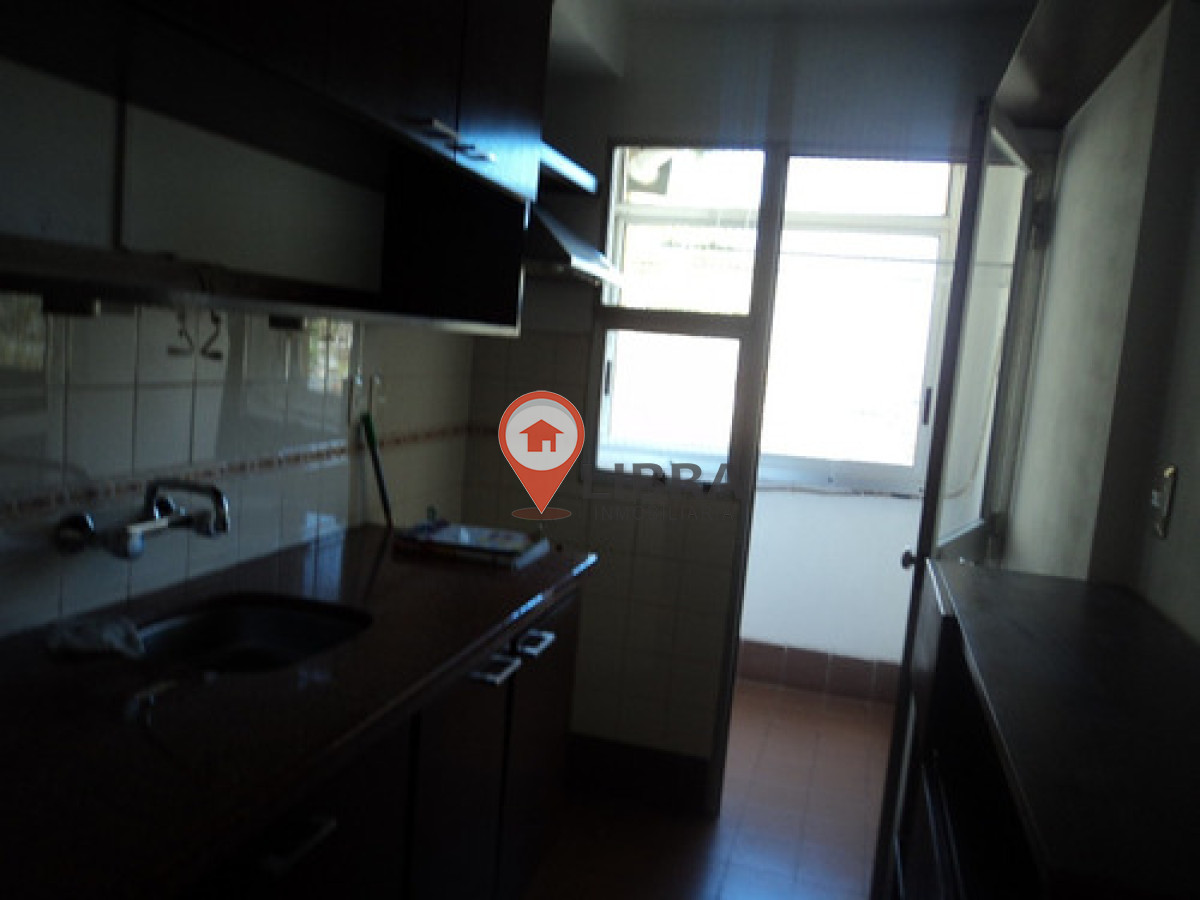 Apartamento ID.8958 - Hermoso Apartamento De 2 Dorm 2 Baños Con Balcón