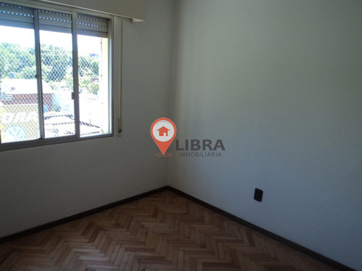 Apartamento ID.8958 - Hermoso Apartamento De 2 Dorm 2 Baños Con Balcón