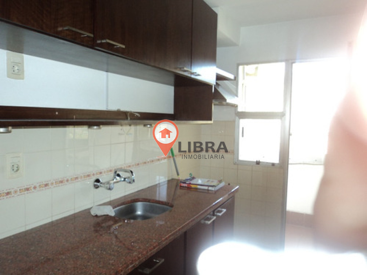 Apartamento ID.8958 - Hermoso Apartamento De 2 Dorm 2 Baños Con Balcón