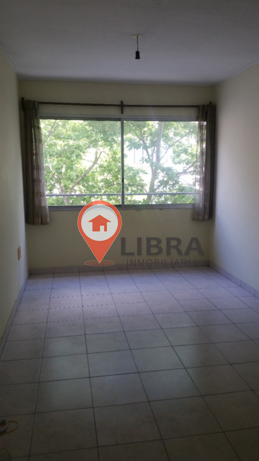 Apartamento ID.8469 - Alquiler Apartamento 1 Dormitorio Muy Iluminado En Centro