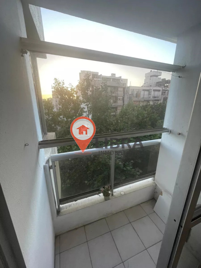 Apartamento ID.9020 - Alquiler Apartamento Al Frente De 1 Dormitorio En Pocitos