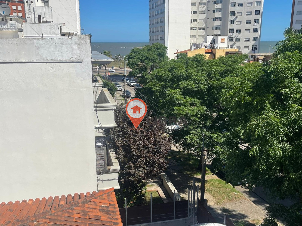 Apartamento ID.7699 - Alquiler Apartamento 2 Dormitorios Al Frente A 50 Mt De Playa Malvin Parrillero