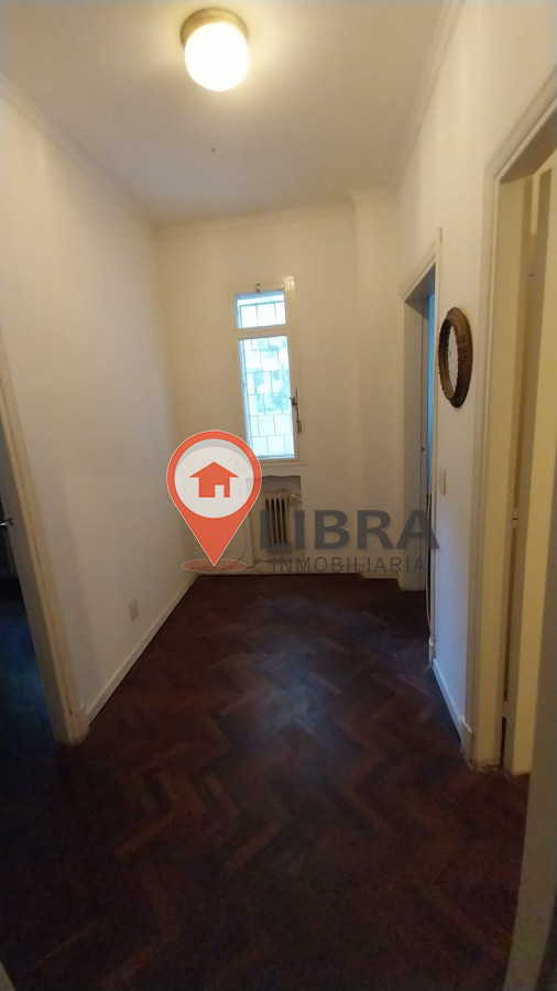 Apartamento ID.1253 - En Alquiler Apartamento En Ciudad Vieja 2 Dormitorios Sobre Plaza Zabala