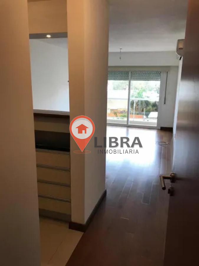 Apartamento ID.9895 - Alquiler Apartamento De 1 Dormitorio Con Garaje En Pocitos