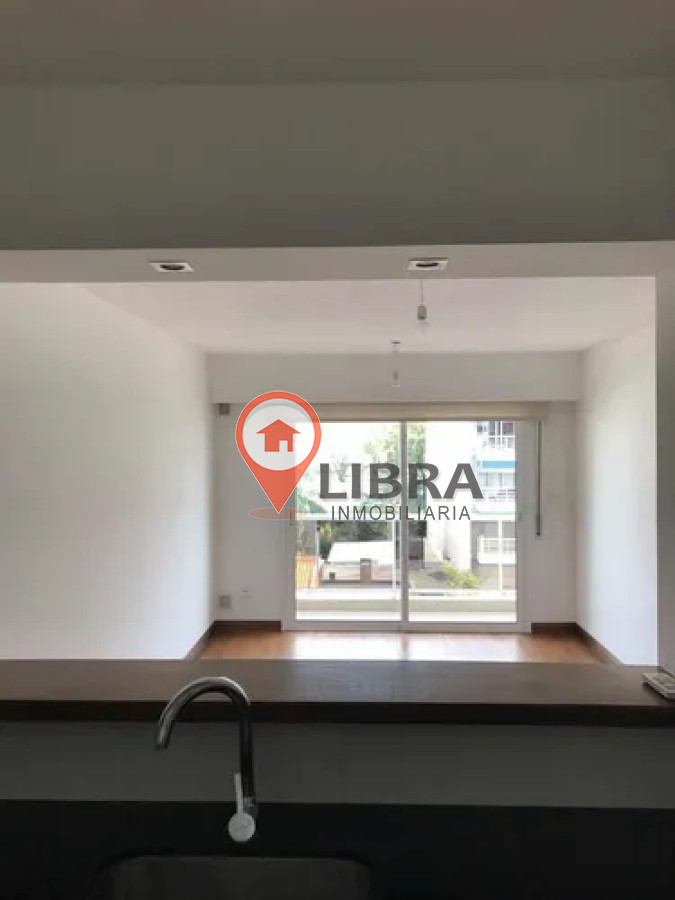 Apartamento ID.9895 - Alquiler Apartamento De 1 Dormitorio Con Garaje En Pocitos
